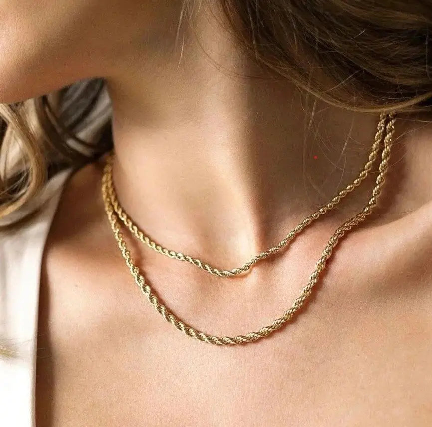 Bold Loop Rope Necklace